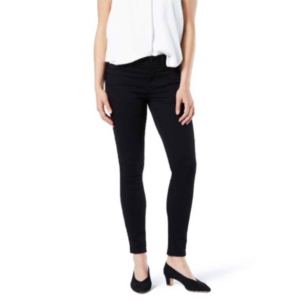 Signature Levi Strauss Women's Velvet Modern Skinny